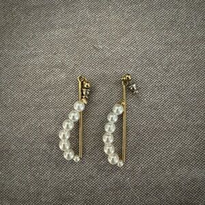 Elegant Gold and Pearl Earrings